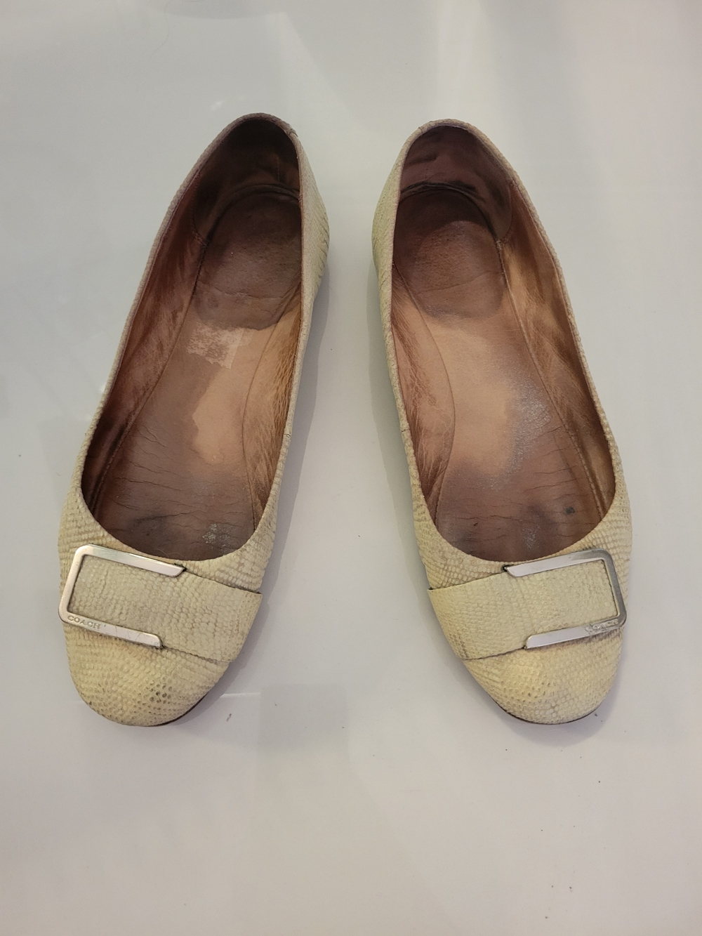 Coach Women's Yellow Beige Leather Buckle Flats